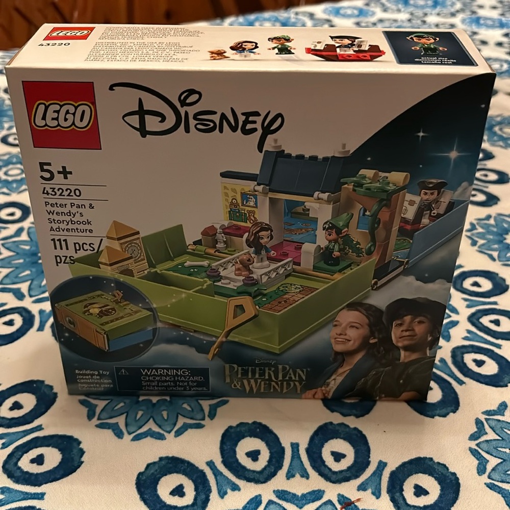 Disney Lego Peter Pan & Wendy 111 piece set. Storybook adventure.